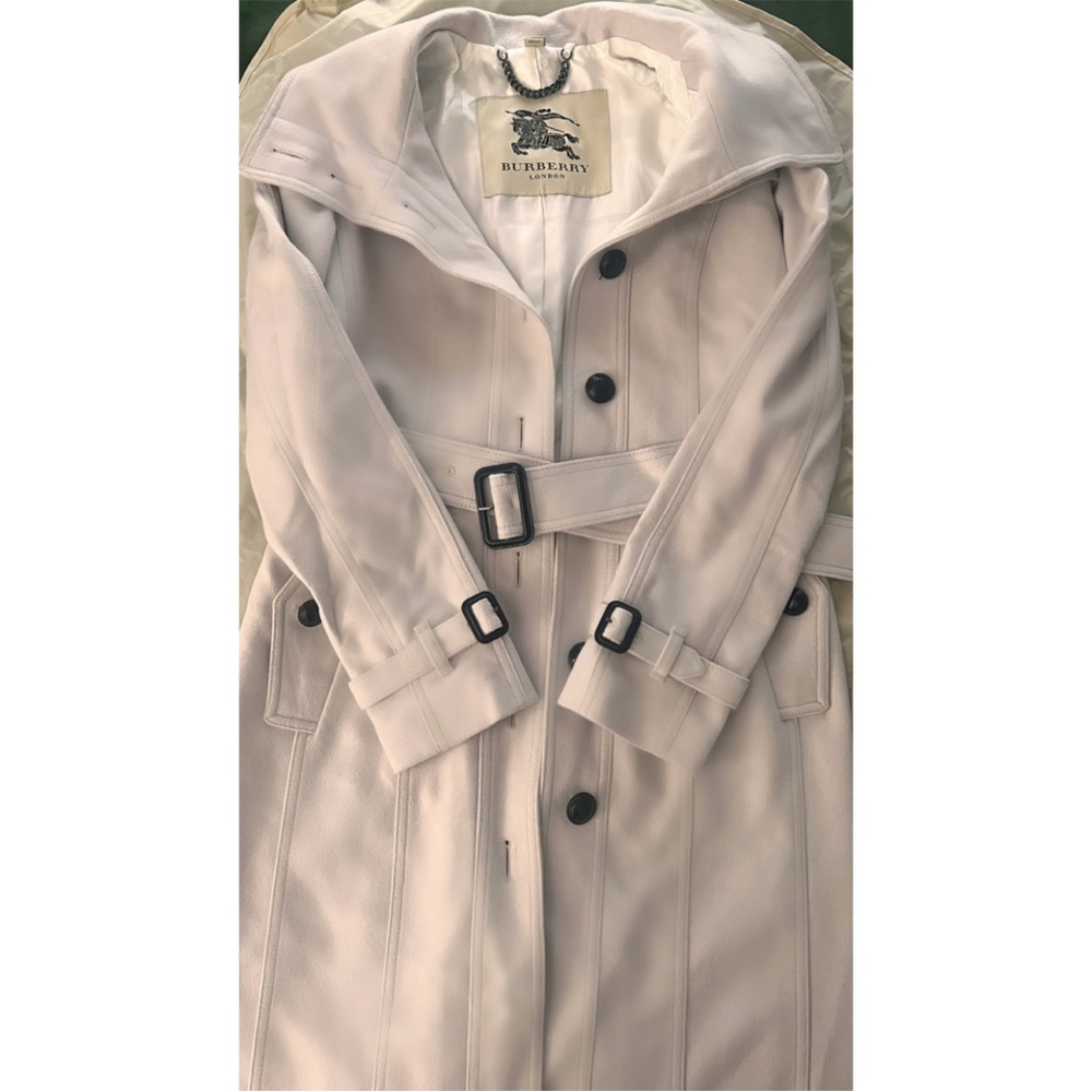New* stunning Cream Burberry Prorsum Cream Wool Trench
Coat - Picture 2 of 8